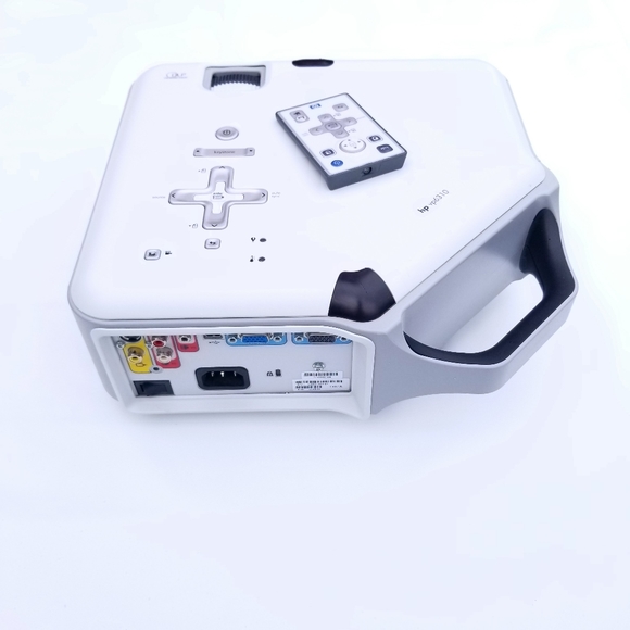 Digital Multimedia DLP Projector w/DVI, VGA, USB & Speaker - 800x600, 1600 Lumen - Picture 4 of 13